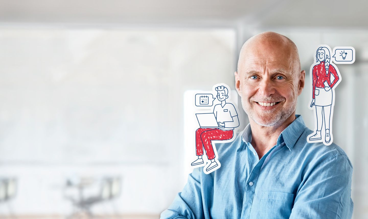 Mann in blauem Hemd, grauer 3-Tage-Bart, lächelnd